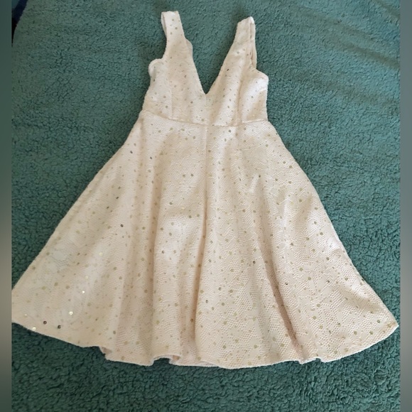 EUC Mini-Dress w/ Sequins - Picture 6 of 11
